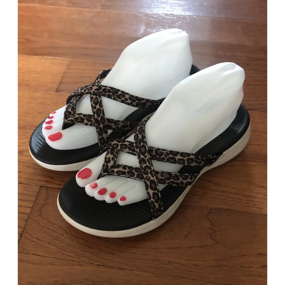 Skechers GoWalk Womens Sandals Size 8 Black Leopard GOGA Mat Flip Flop